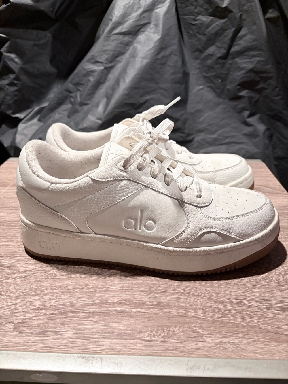 ALO Yoga White Recovery Lace Sneakers -Sz 7